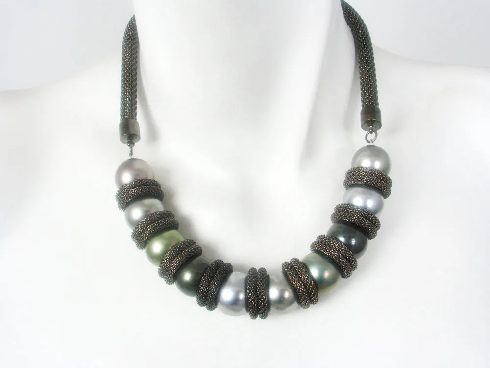 Mesh Necklace with Faux Pearls